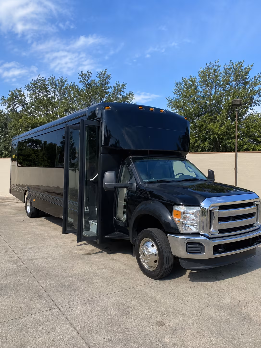 greeley 20 passenger party bus