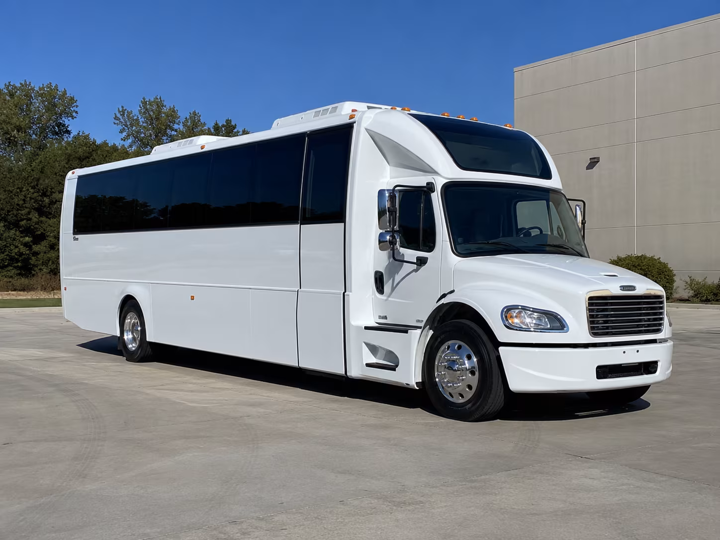greeley 28 passenger party bus